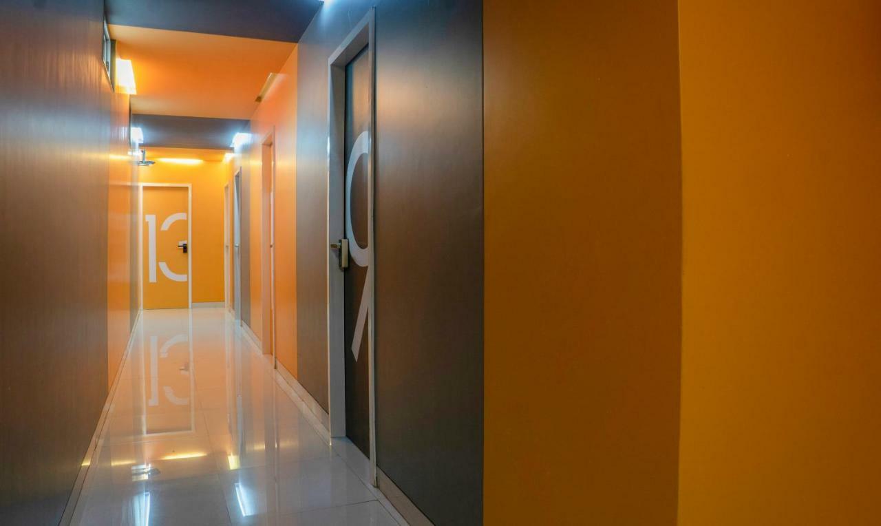 Oyo Flagship 13885 Metro Residency Hotell Mumbai Exteriör bild